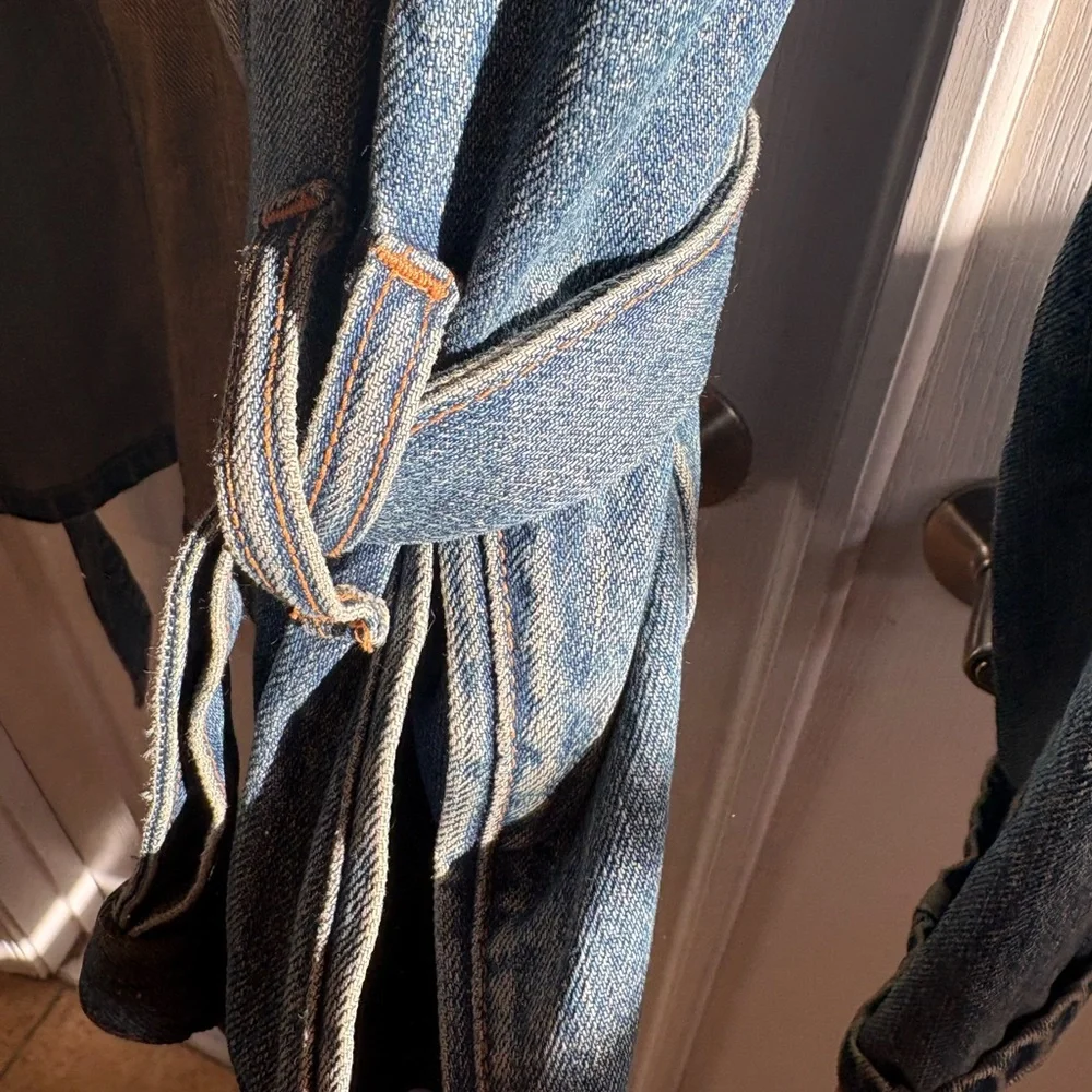 American Eagle Outfitters Blue Denim Jacket - Picture 8 of 10